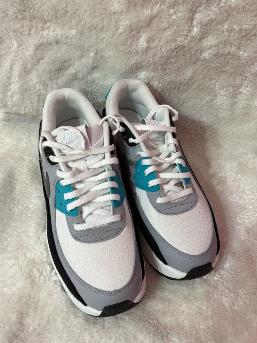 Nike Air Max LV9 Women’s Size 91/2in Laser Blue (FD4328-103)